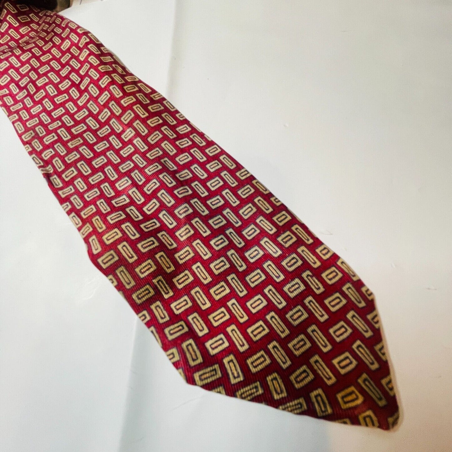 Men's Red Geometric Classic Pointed Neck Tie