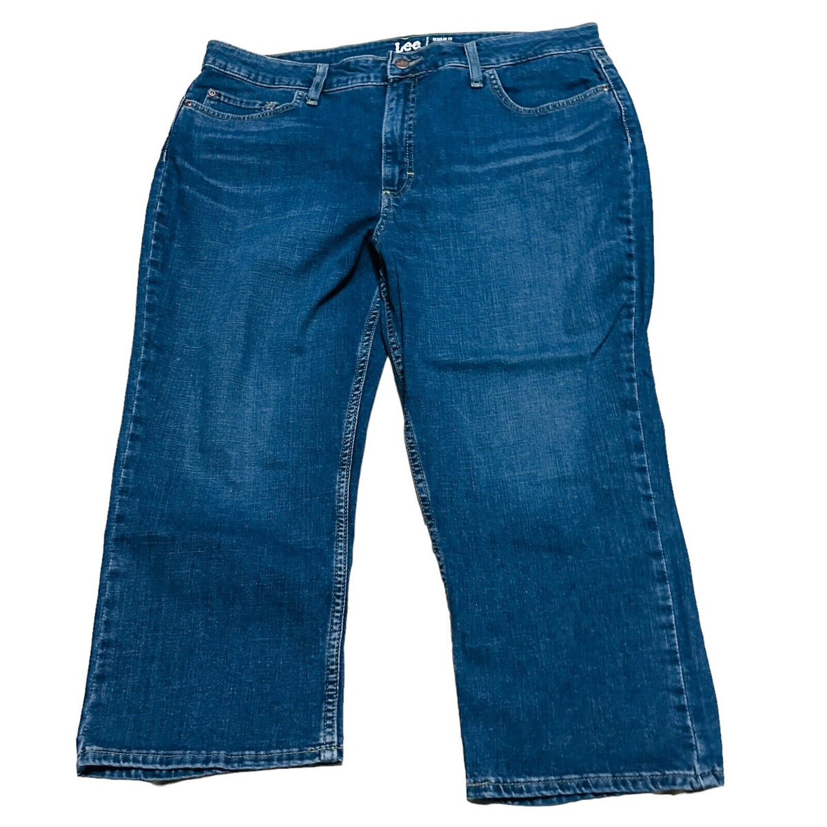 Lee Capri Jeans Women's Size 18 M Regular Fit Mid Rise Medium Wash Denim Blue