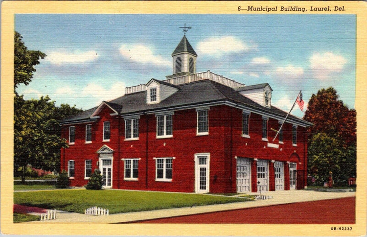 Vintage Postcard Municipal Building Laurel Del Genuine Curteich Chicago Linen
