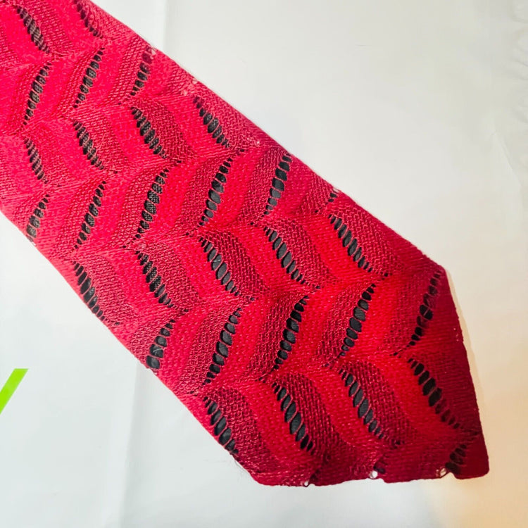 Golden Clasp by PRINCE CONSORT Men's Red Classic Pointed Polyester Neck Tie Lace