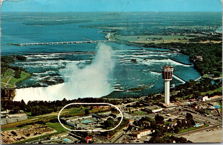 Oakes Drive Motor Hotel Niagara Falls Canada Vintage Post Card Posted 1968