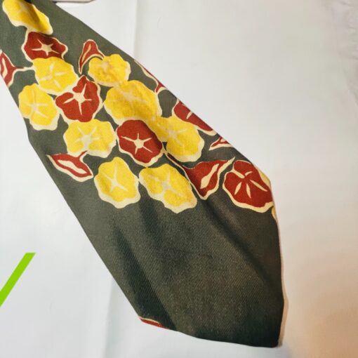 Schuneman's Inc. St. PAUL Men's Multicolor Floral Classic Pointed Neck Tie