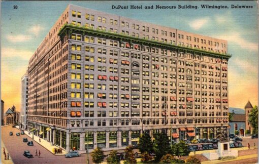 Vintage Postcard Of DuPont Hotel & Nemours Building Wilmington Delaware 1940 1